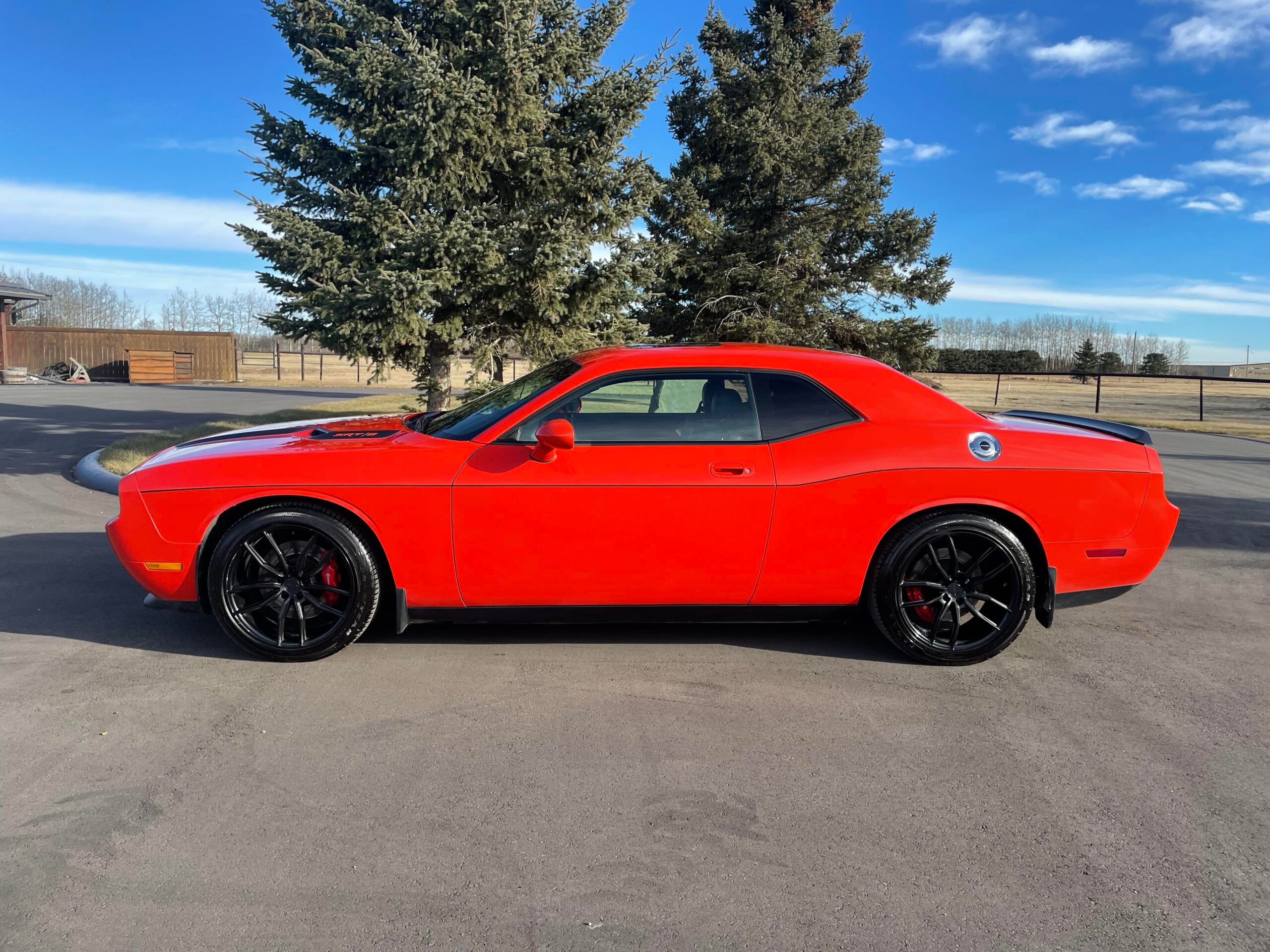2010 Dodge Challenger SRT8**Clean carfax**Hemi Orange**75,554kms
